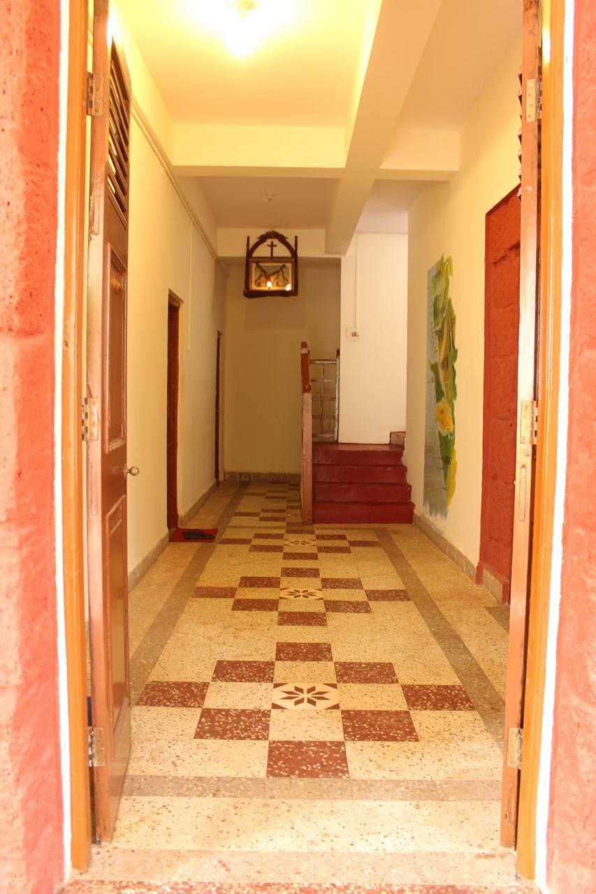 Aerostel - Backpacker'S Hostel In Goa 卡兰古特 外观 照片